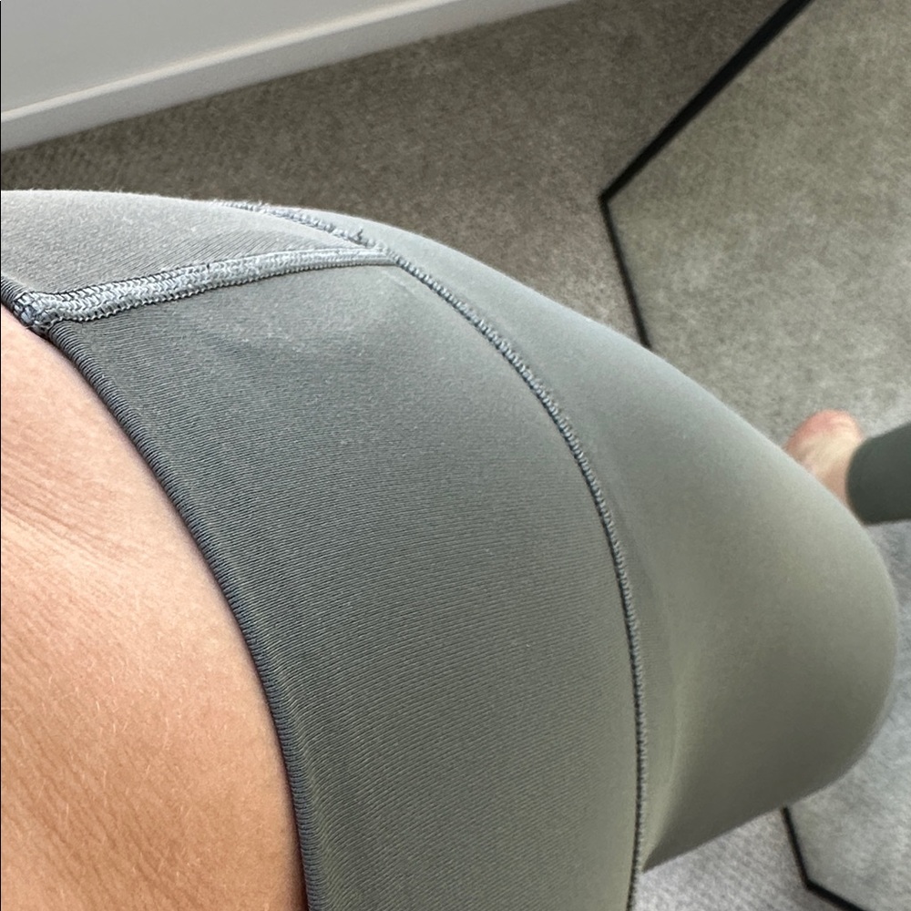 Lululemon Wunder Under - Picture 5 of 5